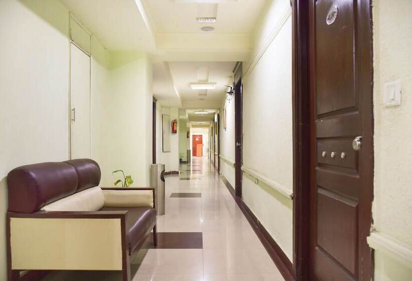 בית מלון כפרי Zo Rooms Ameerpet Satyam