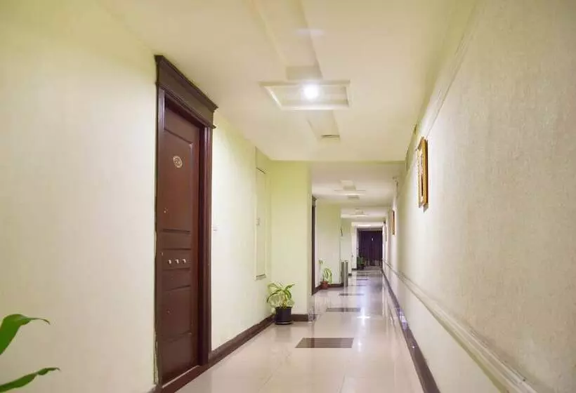 בית מלון כפרי Zo Rooms Ameerpet Satyam