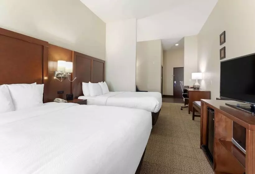Отель Comfort Suites West Dallas  Cockrell Hill