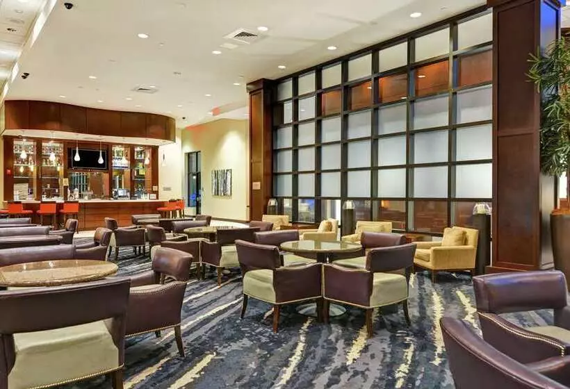 Hotel Embassy Suites By Hilton Savannah Airport