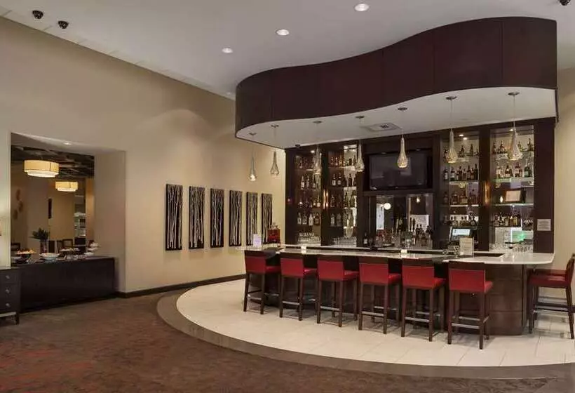 Hotel Embassy Suites By Hilton Savannah Airport