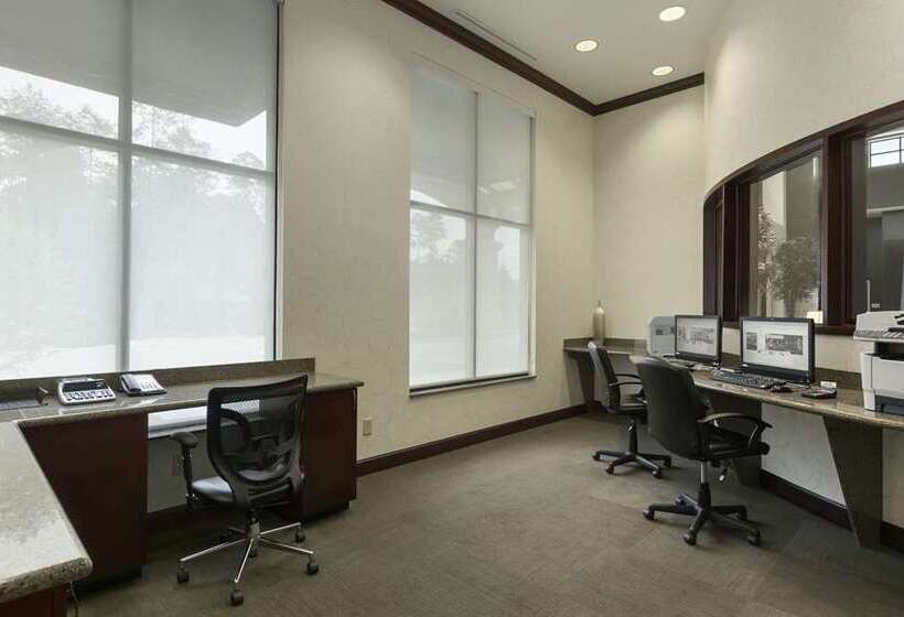 فندق Embassy Suites By Hilton Savannah Airport