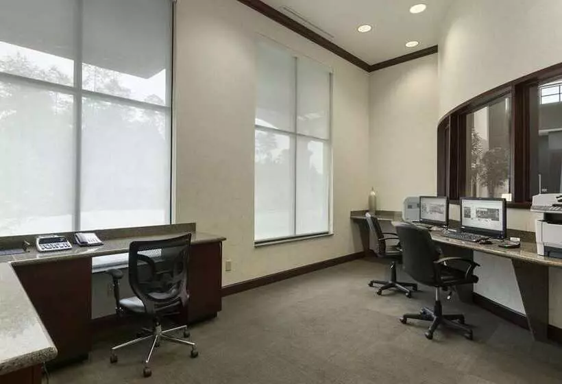 Hotel Embassy Suites By Hilton Savannah Airport