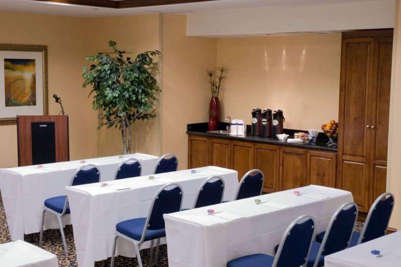 בית מלון כפרי Hampton Inn & Suites Fredericksburg South