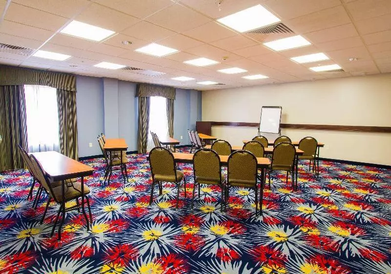 هتل Hampton Inn & Suites Natchez