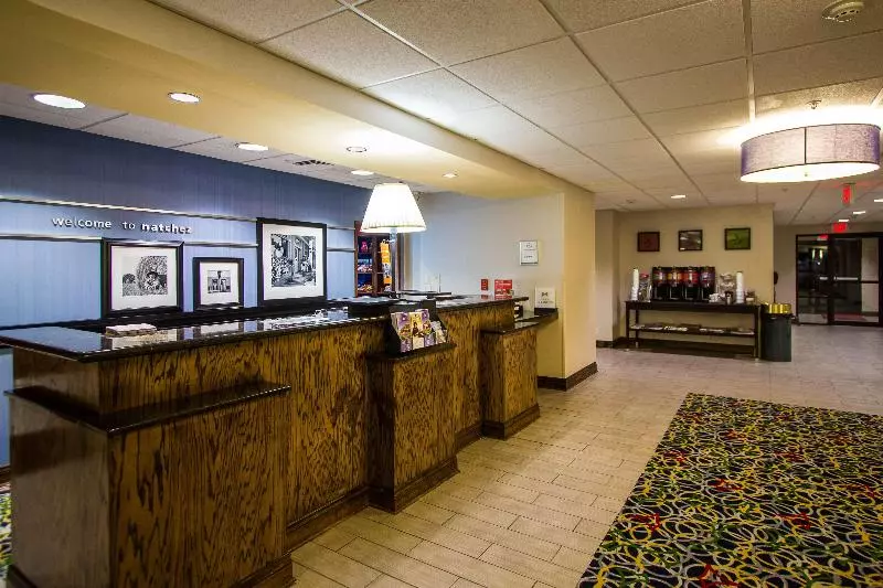 هتل Hampton Inn & Suites Natchez