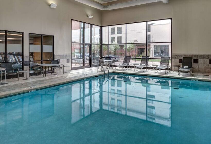 فندق Hampton Inn & Suites Omaha Downtown