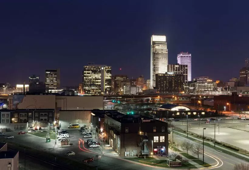 Отель Hampton Inn & Suites Omaha Downtown