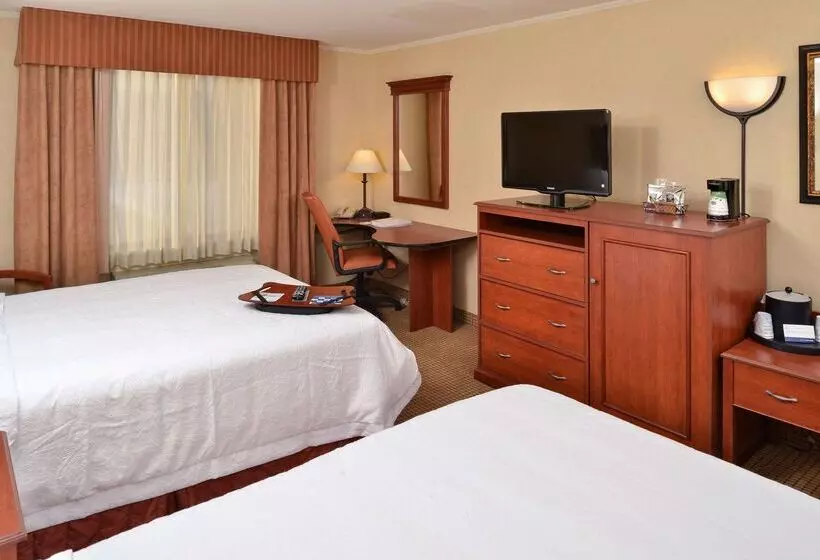 هتل Hampton Inn Rock Springs