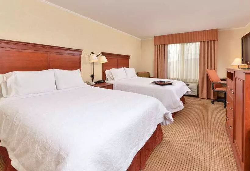 هتل Hampton Inn Rock Springs