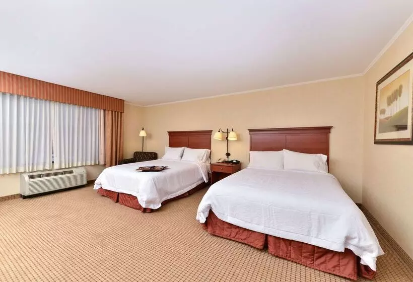 هتل Hampton Inn Rock Springs