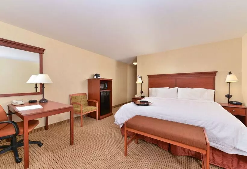 هتل Hampton Inn Rock Springs