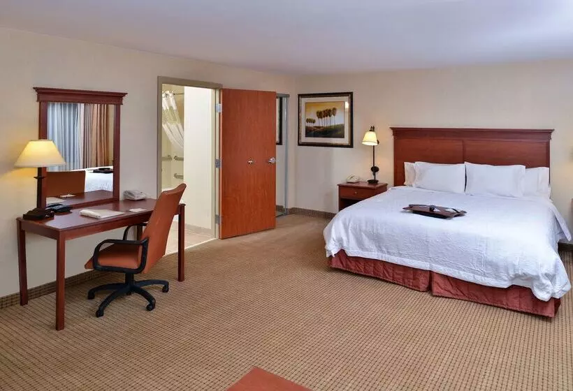 هتل Hampton Inn Rock Springs