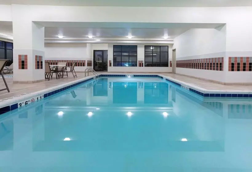 هتل Hampton Inn Rock Springs