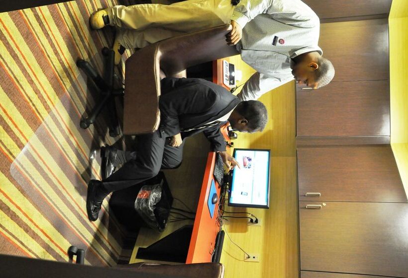 فندق Hampton Inn & Suites Cincinnati/uptownuniversity Area