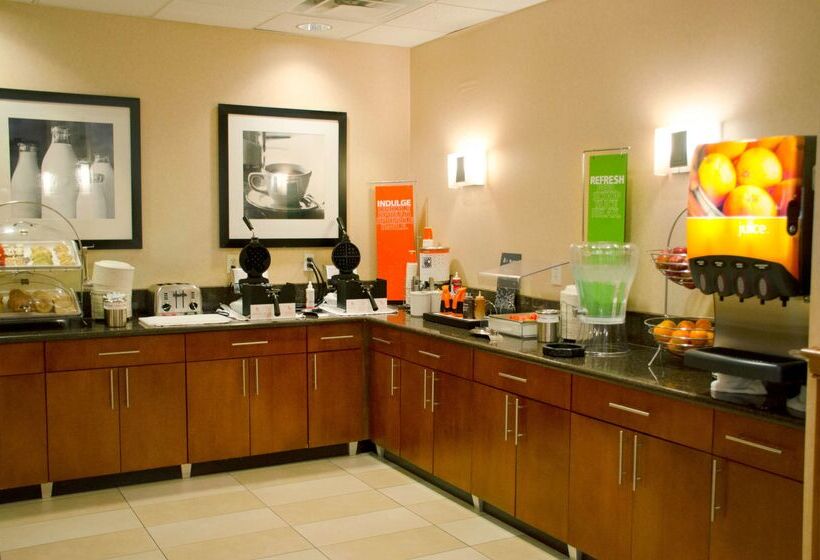 ホテル Hampton Inn And Suites College Station