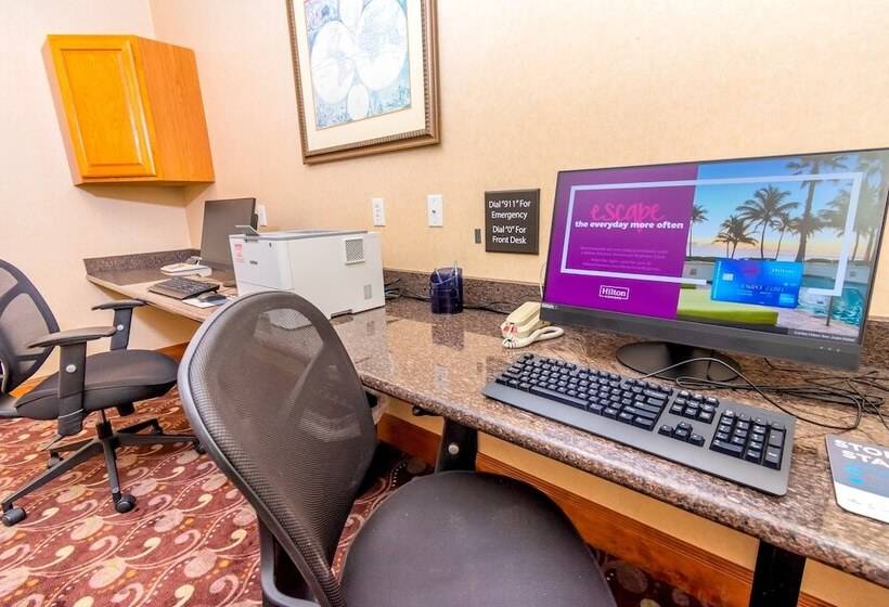 ホテル Hampton Inn And Suites College Station