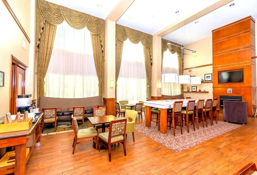 ホテル Hampton Inn And Suites College Station