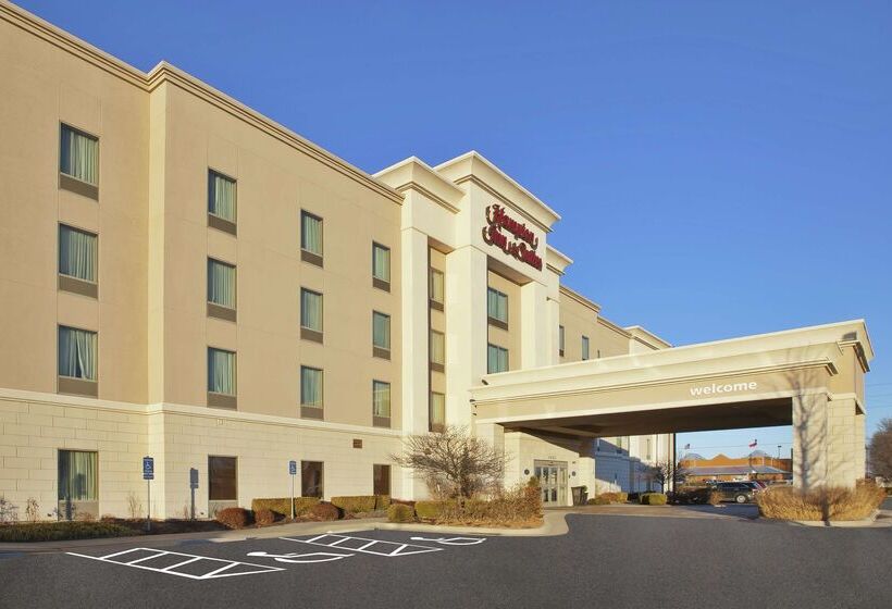 בית מלון כפרי Hampton Inn & Suites Wichita Northeast