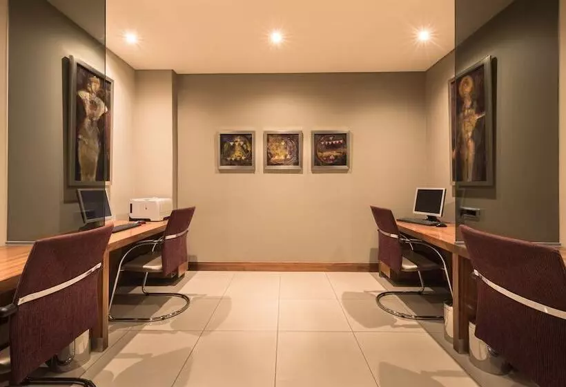 ホテル Holiday Inn Johannesburg Rosebank, An Ihg