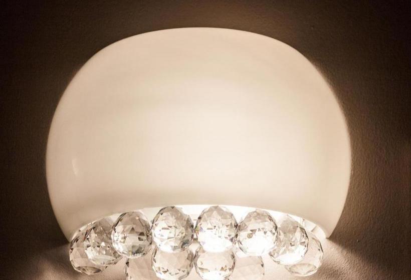 مسافرخانه La Piccola Maison