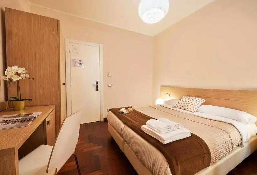 פונדק La Piccola Maison