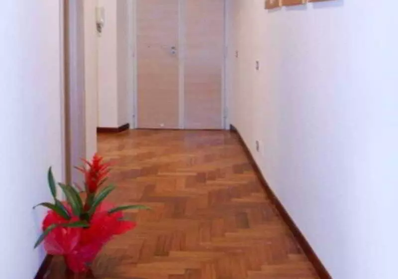 פונדק La Piccola Maison