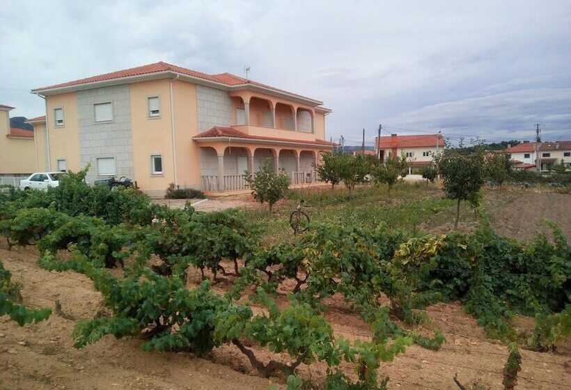 בית מלון כפרי Encostas De Nantes