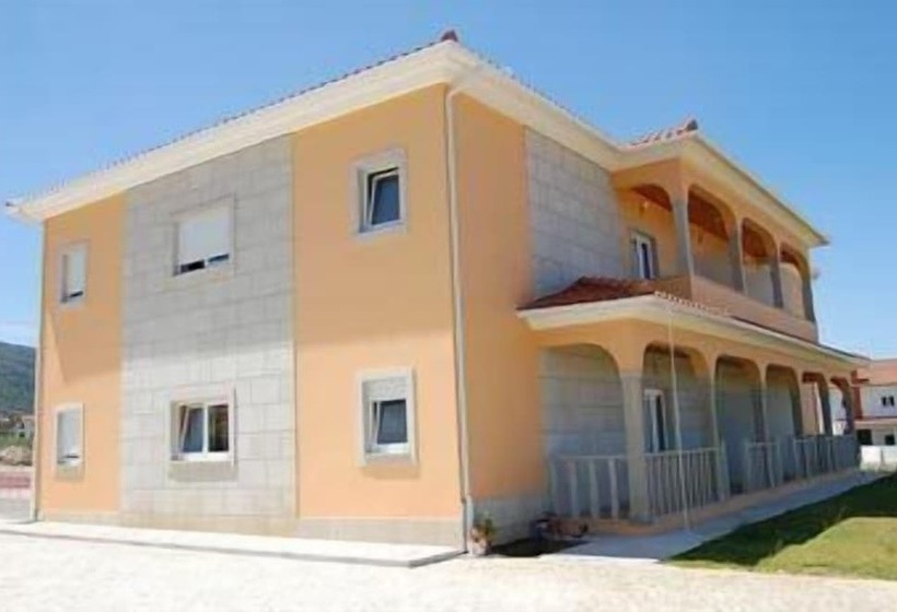 בית מלון כפרי Encostas De Nantes