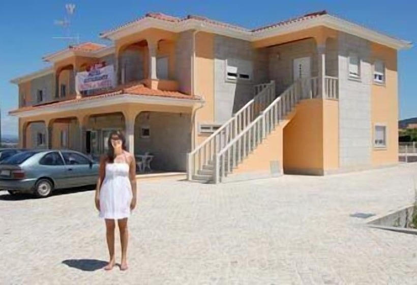 בית מלון כפרי Encostas De Nantes