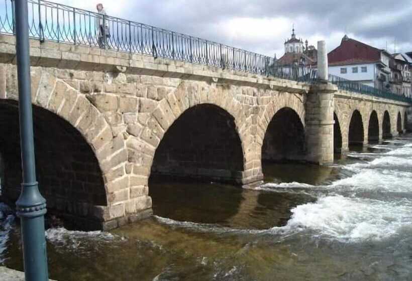 בית מלון כפרי Encostas De Nantes