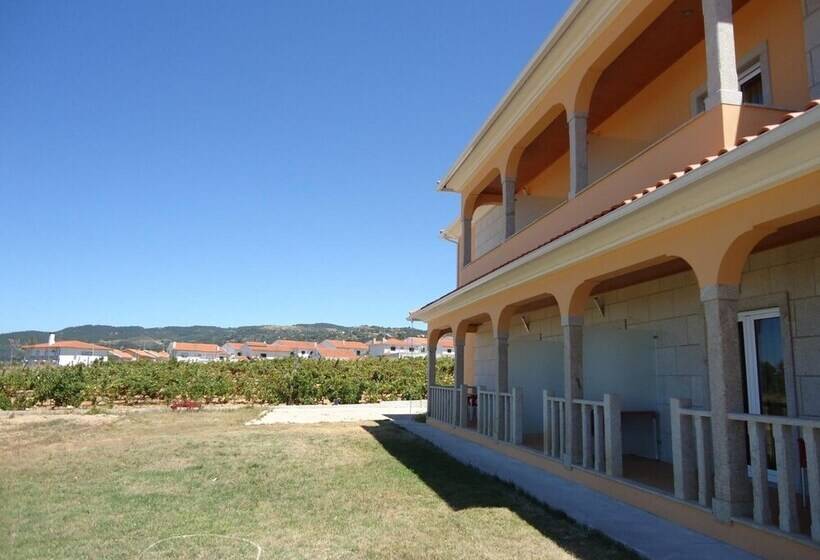 בית מלון כפרי Encostas De Nantes