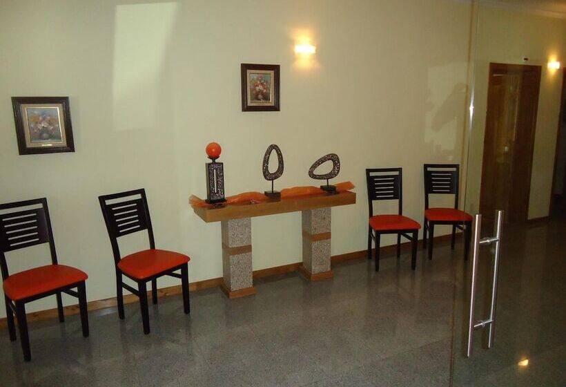 בית מלון כפרי Encostas De Nantes