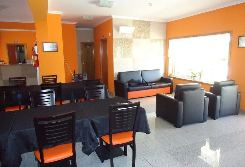 בית מלון כפרי Encostas De Nantes