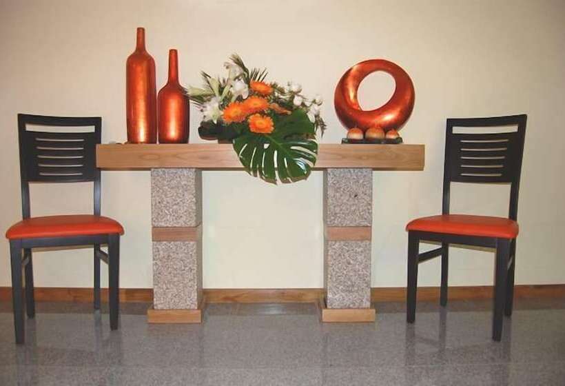 בית מלון כפרי Encostas De Nantes