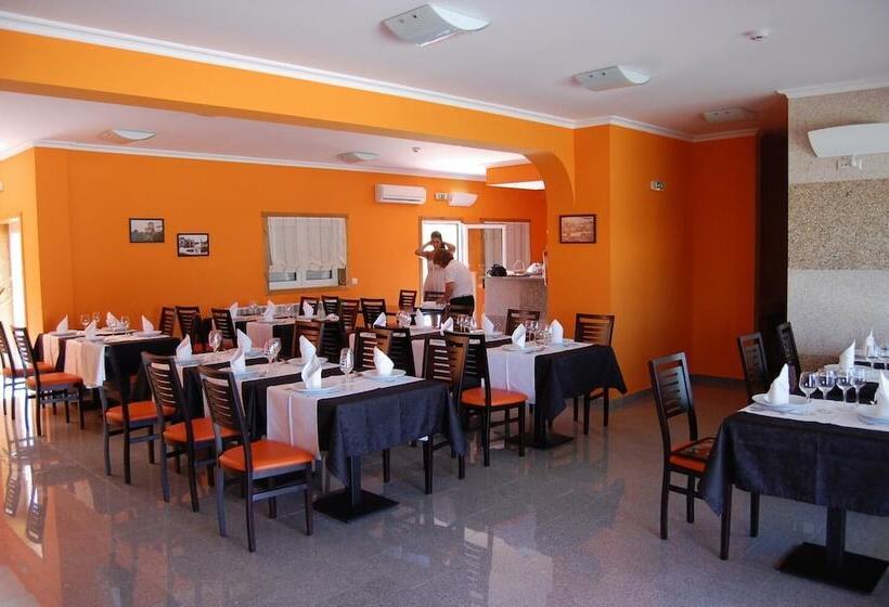 בית מלון כפרי Encostas De Nantes