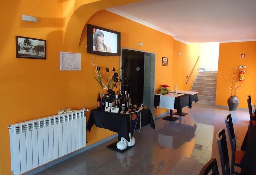 בית מלון כפרי Encostas De Nantes