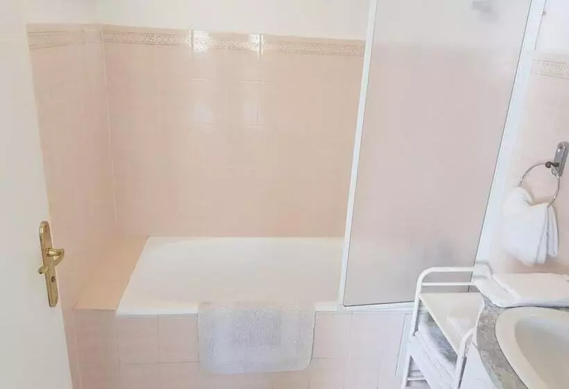 Отель La Clé Du Sud