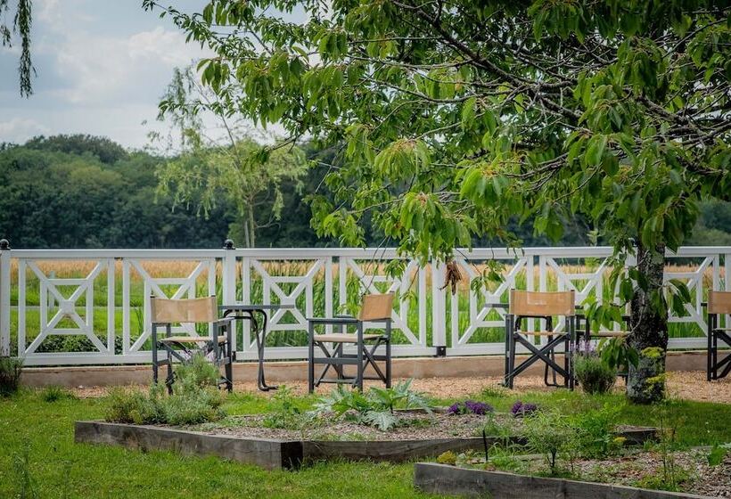 ホテル Logis Le Fleuray