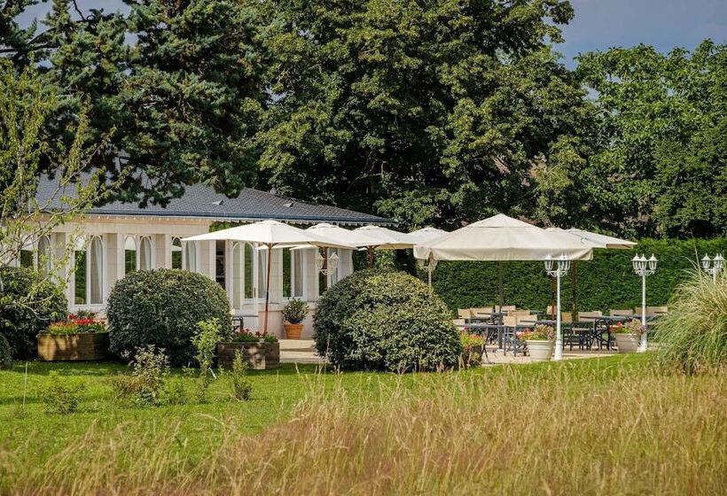 ホテル Logis Le Fleuray