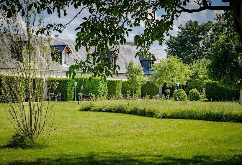 ホテル Logis Le Fleuray