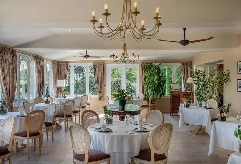 ホテル Logis Le Fleuray