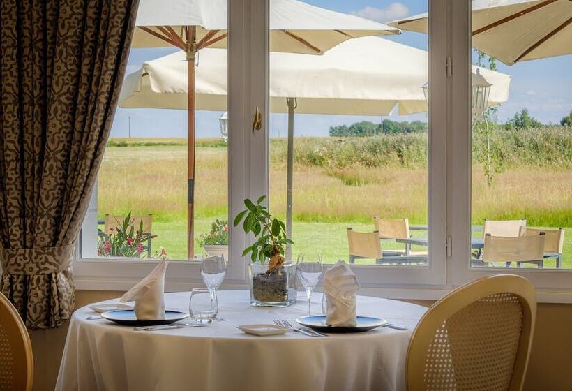 ホテル Logis Le Fleuray