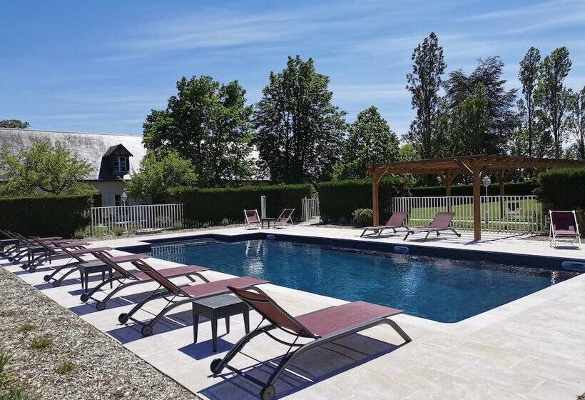 ホテル Logis Le Fleuray