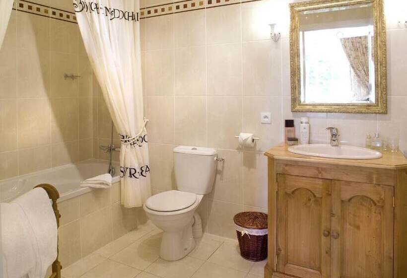 ホテル Logis Le Fleuray