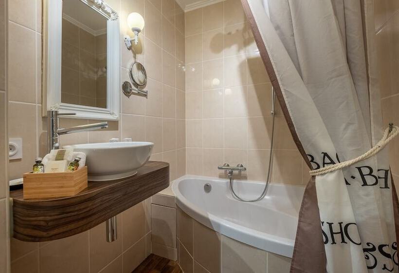 ホテル Logis Le Fleuray