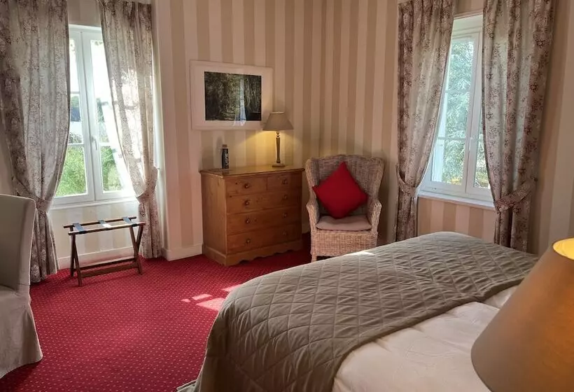 ホテル Logis Le Fleuray