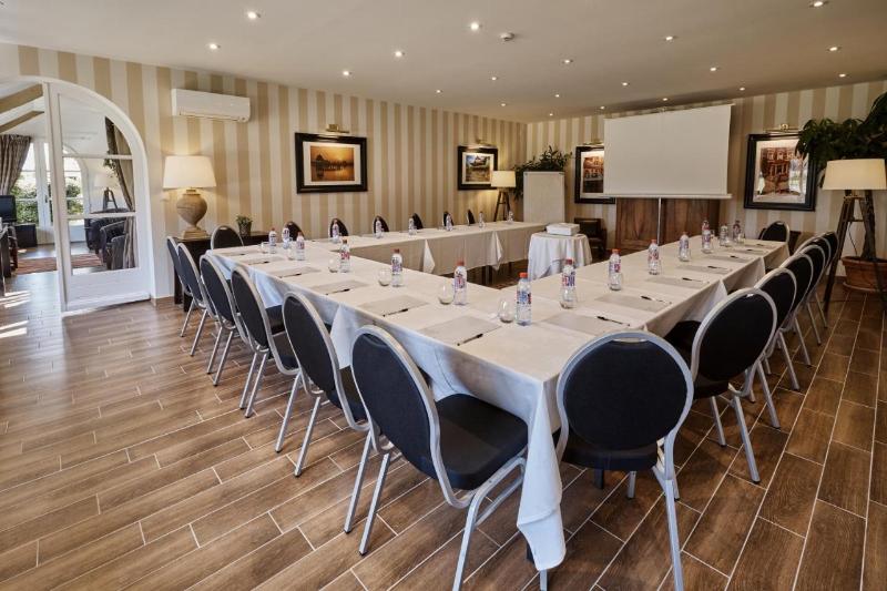 ホテル Logis Le Fleuray