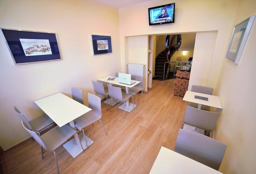 هتل Orestias Kastorias