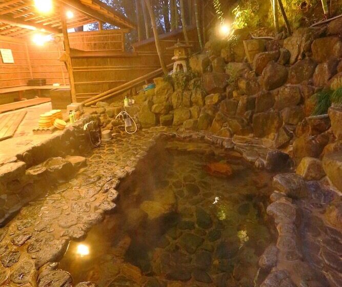 Otel Yunogo Onsen Chikutei